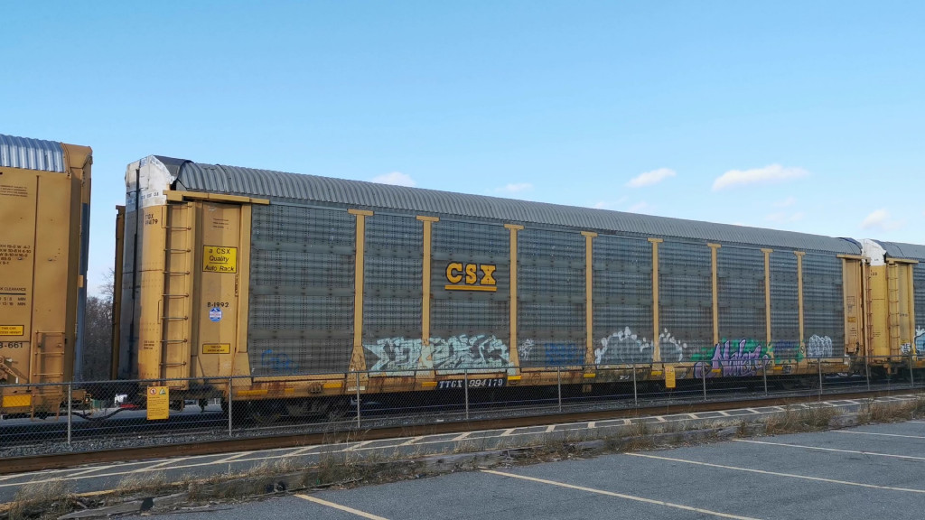 CSX B1992 (Body) TTGX 994179 (Flat)